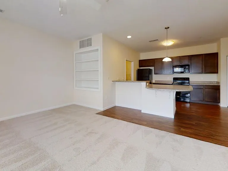 Windsor West | Specials Available — Photo 53