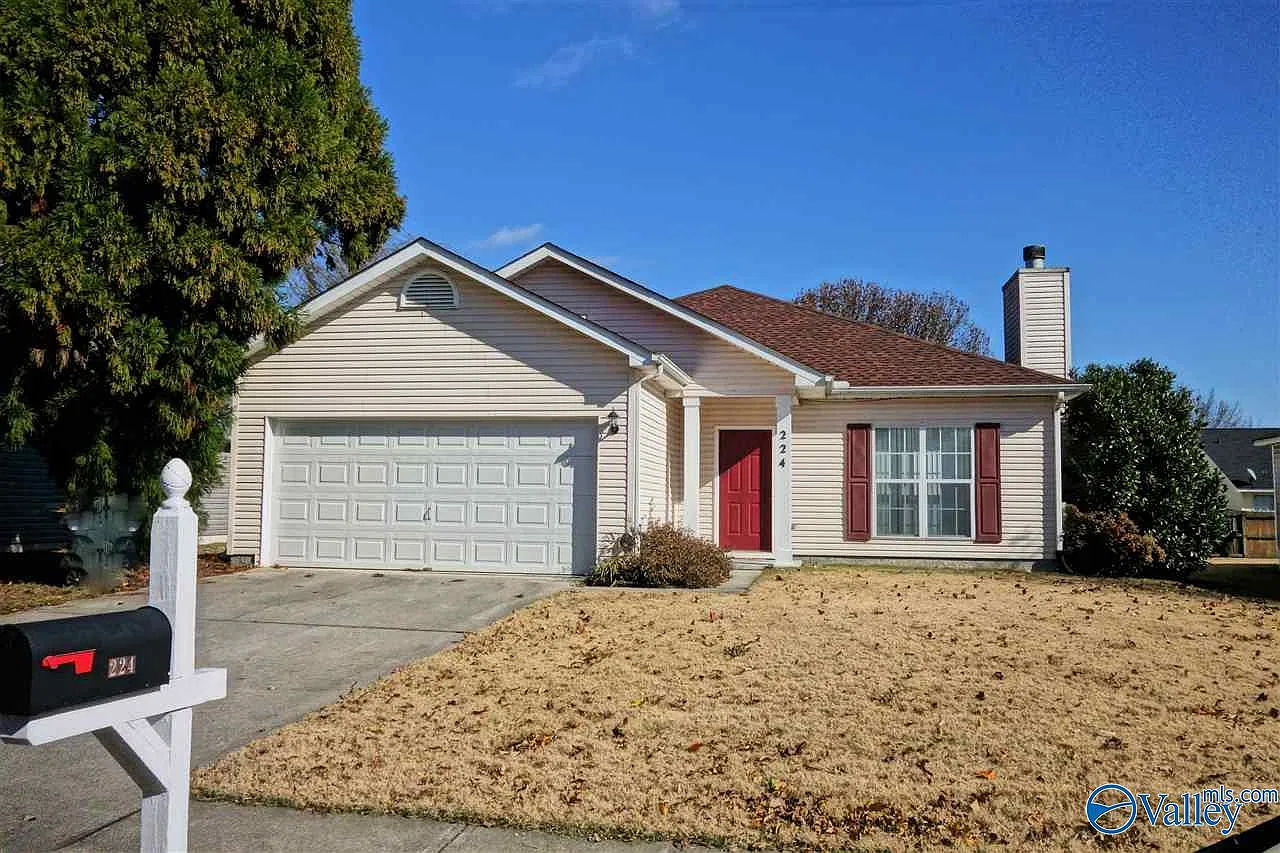 3 bed, 2.0 bath, 1567 sqft, $1,600 — Photo 1
