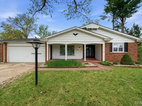 2975 Dover Dr, Florissant, MO 63033