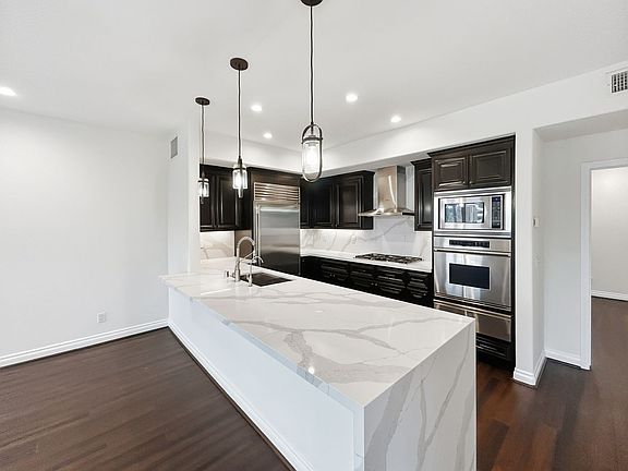 5th image of 115 W Montecito Way