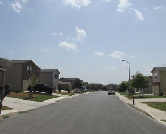 2nd image of 9215 Beech Grv