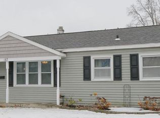 17 Loralee Dr, Colonie, NY 12205