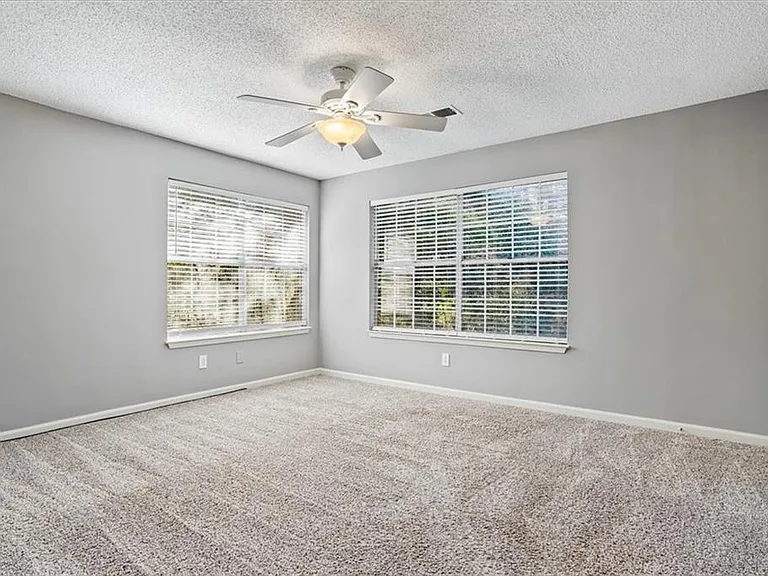 1009 Knights Bridge Ct — Photo 13