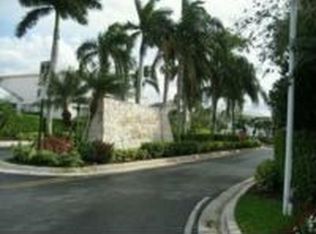 9374 NW 8th Cir, Plantation, FL 33324