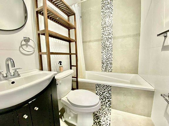 2nd image of 30 Park Pl #2