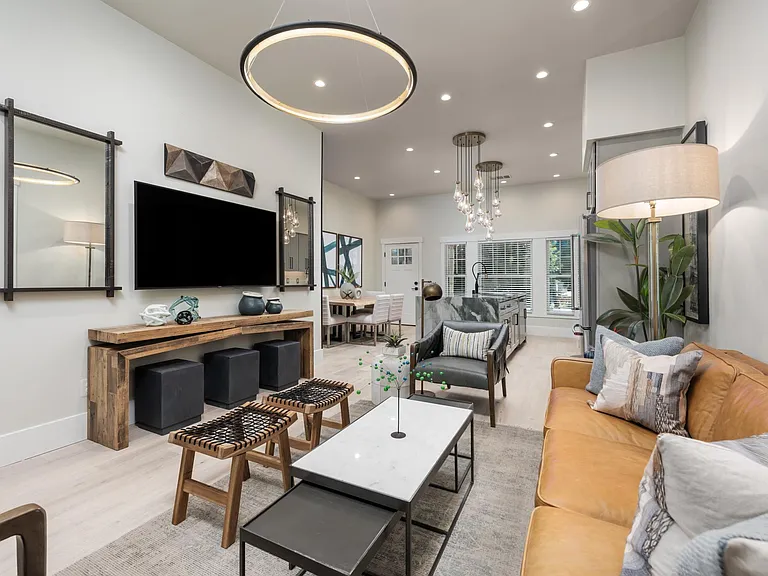 Luxury Spaces — Photo 220