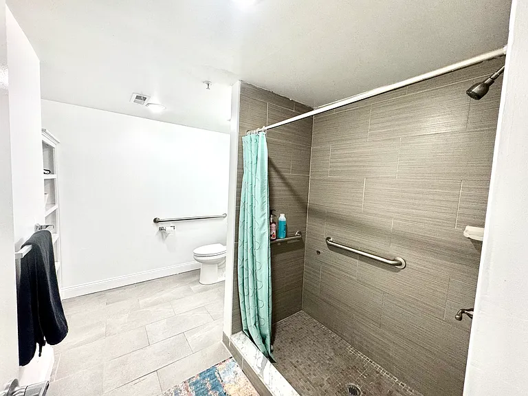 925 N Broad St #2F — Photo 11