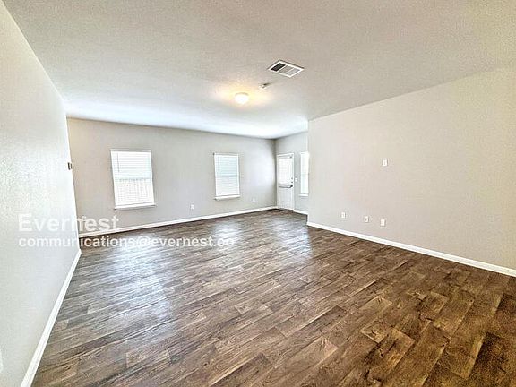 5th image of 218 Independence Ave