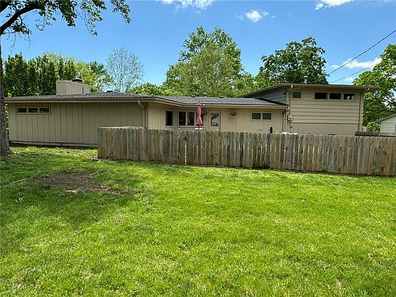 3rd image of 22 Brookside Dr