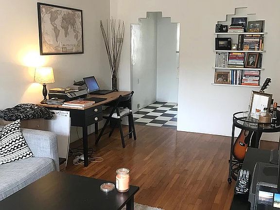 4th image of 4957 Santa Cruz Ave #4957