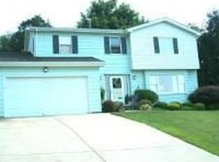 106 Debbie Ln, Saint Clairsville, OH 43950