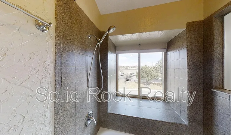 2028 Erin Loop — Photo 11