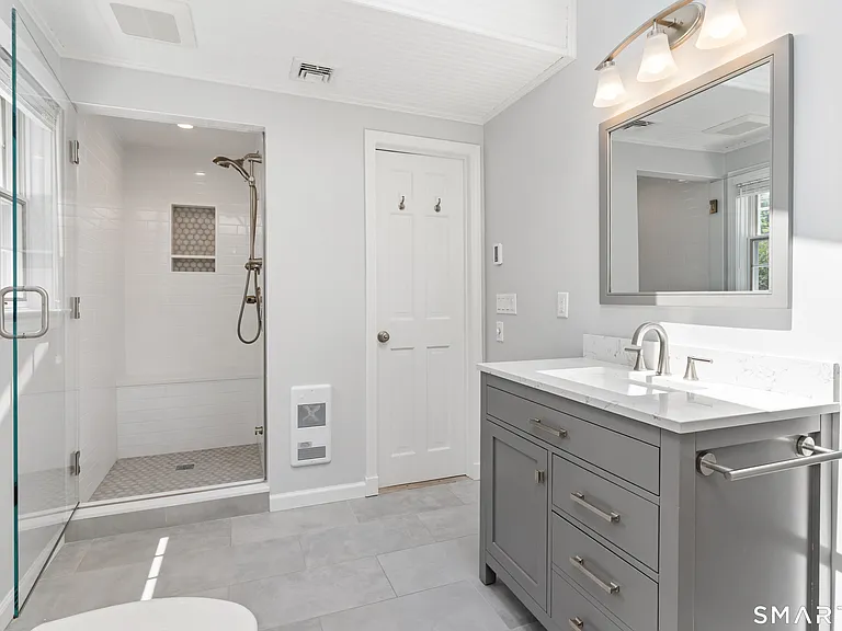 24 Herman Ave — Photo 19