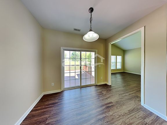 5th image of 1030 Victoria Blake Ln