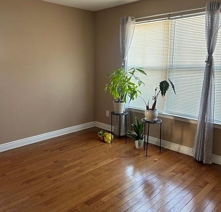 3rd image of 17 Frankie Ln