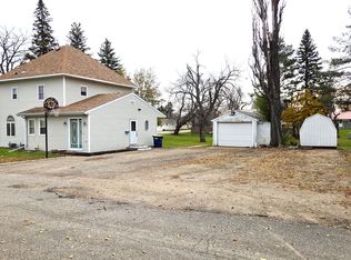 715 4th St, Edgeley, ND 58433