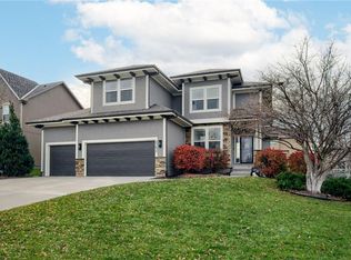 23635 W 92nd Ter, Lenexa, KS 66227