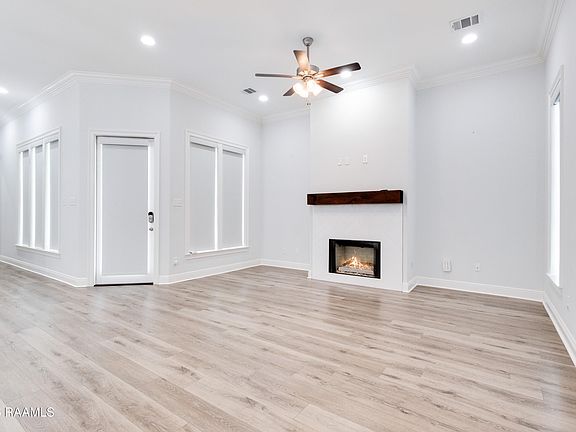 3rd image of 301 Keelingwood Ln