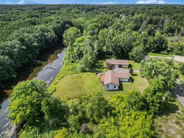 9060 River Rd, Greenville, MI 48838