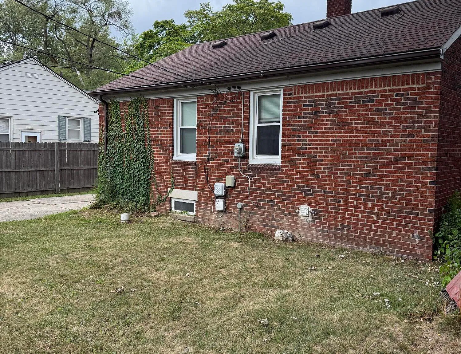 2 bed, 1.0 bath, 750 sqft, $1,250 — Photo 2