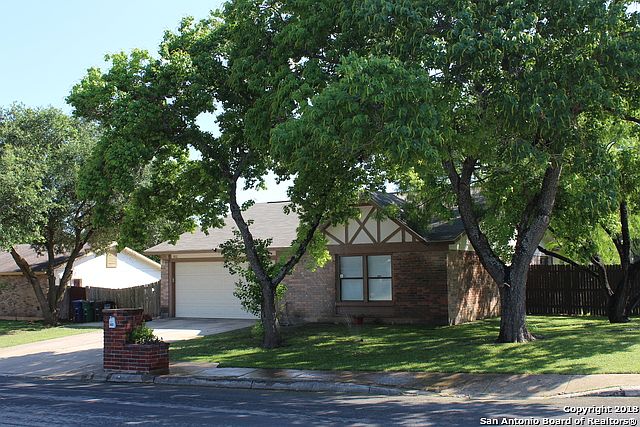 1st image of 902 Rolling Rock Dr