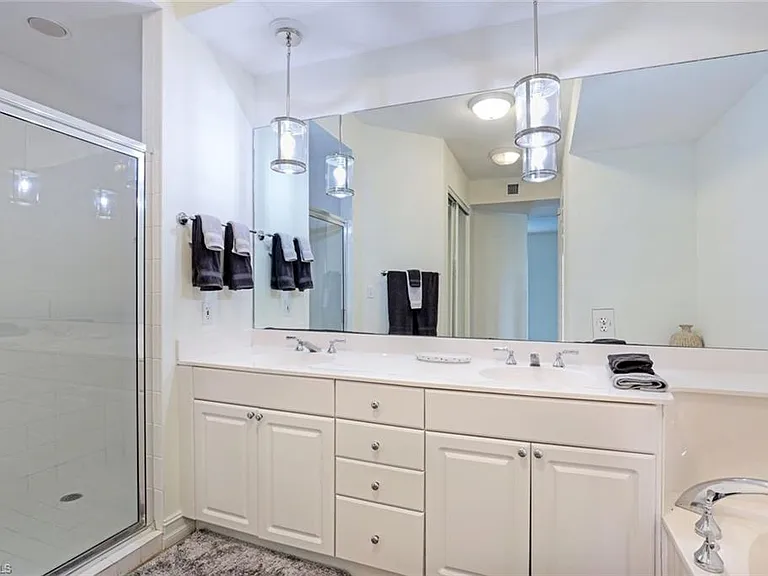 400 Flagship Dr #401 — Photo 12