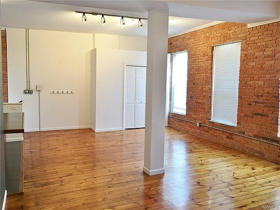 4th image of 136 Broadway St #2