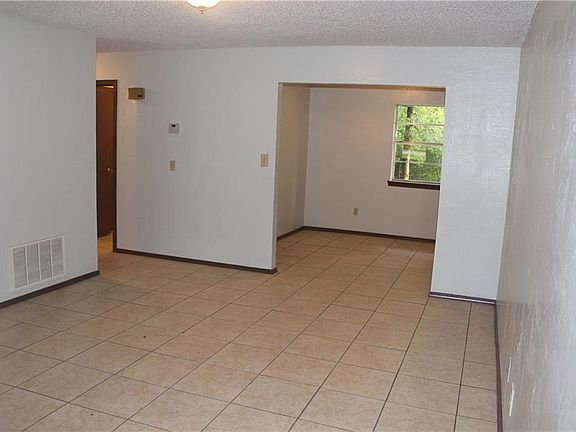 3rd image of 14344 Steele Dr