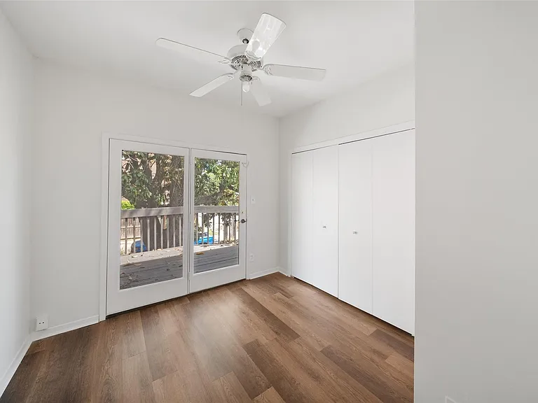 518 Hawthorne St #1 — Photo 9
