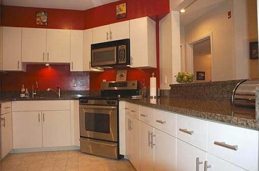 granite/stainless kitchen