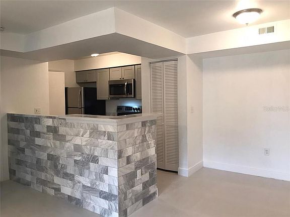 2nd image of 3036 Parkway Blvd APT 207