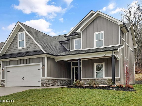 2nd image of 1805 Green Meadows Ln