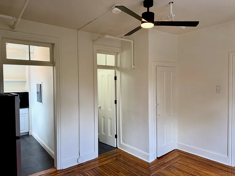 206 Nassau St #3 — Photo 6