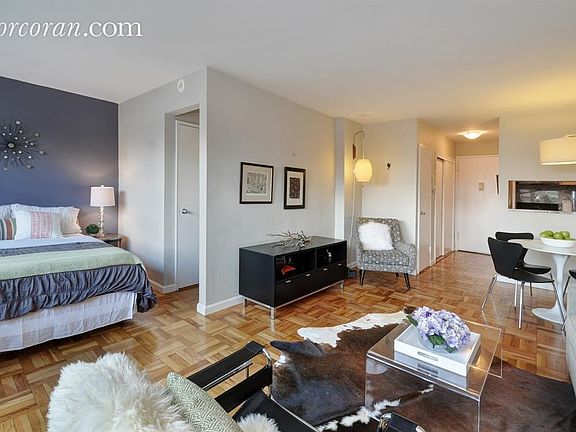 3rd image of 101 W 12th St APT 12C