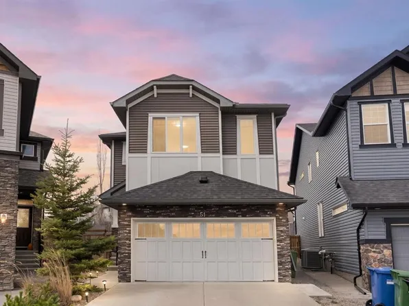 51 E Sage Bank Ct NW, Calgary, AB T3R 0K7