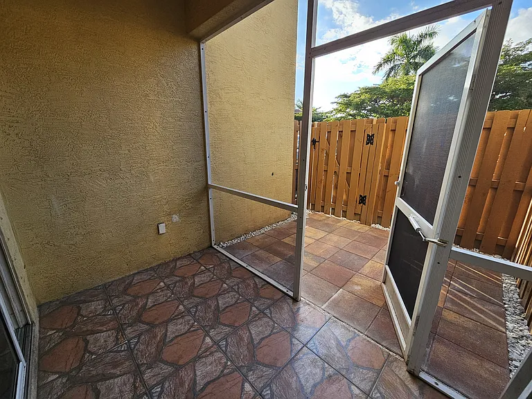4104 Bellasol Cir #1312 — Photo 54
