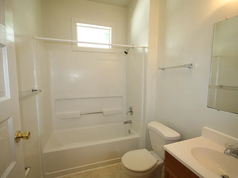 1306 W Chapel Hill St #B — Photo 8