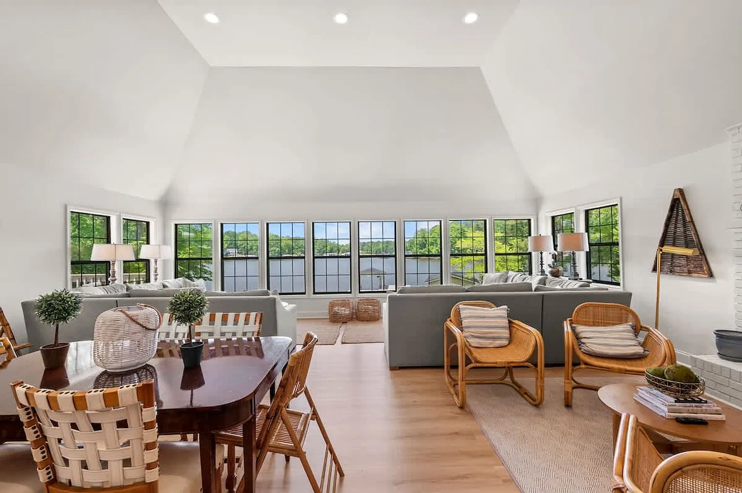5 bed, 4.0 bath, $7,987 — Photo 1