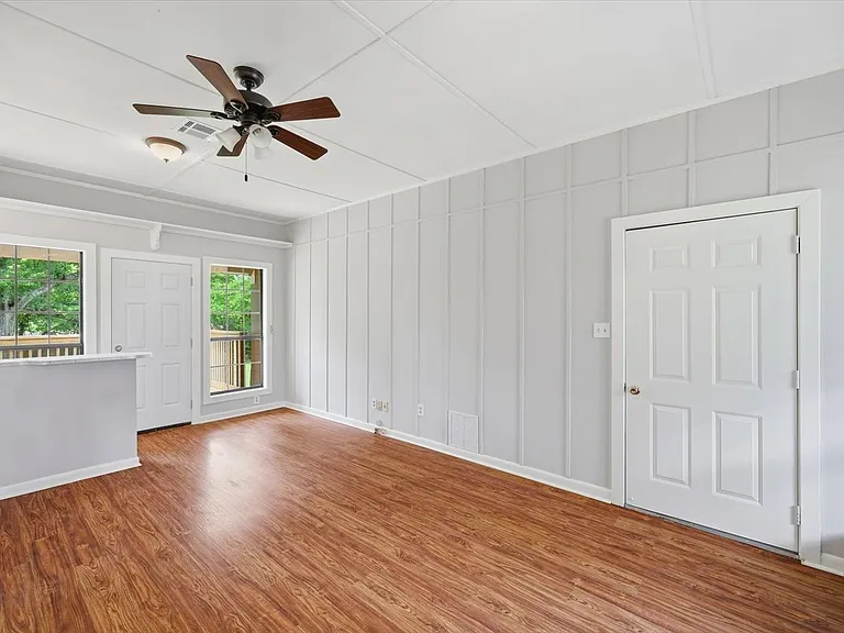 210 Mount Salus Rd — Photo 15