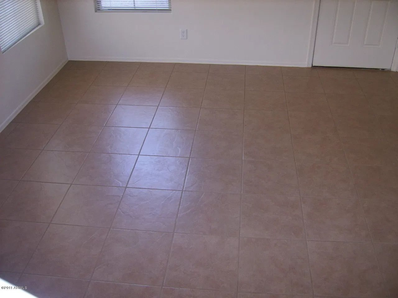 3 bed, 2.5 bath, 1302 sqft, $2,075 — Photo 4
