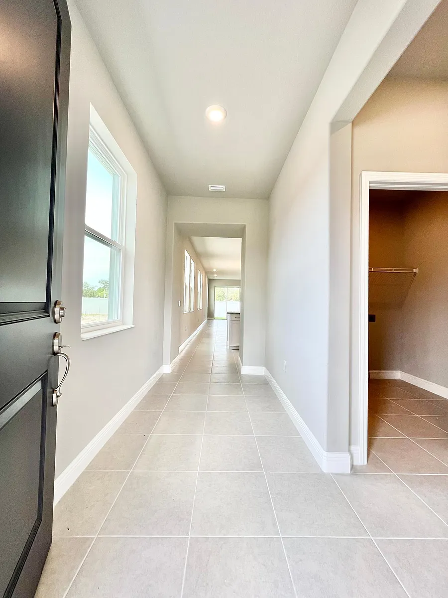 Building Photo - 9359 Highland Hills Dr