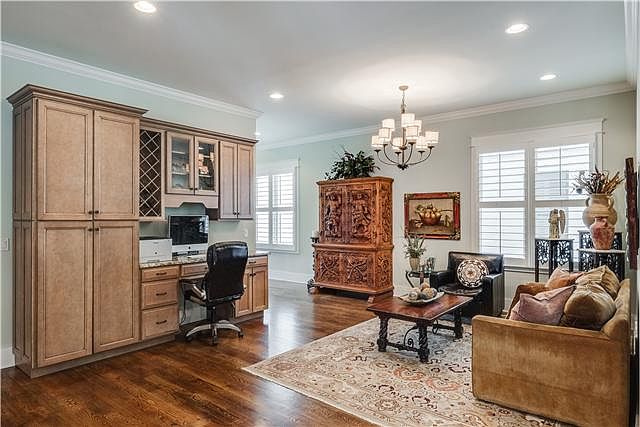 2nd image of 4154 Outer Dr