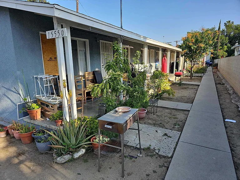 Vanowen St — Photo 3