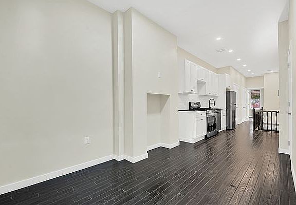 4th image of 155 Evergreen Ave #1P