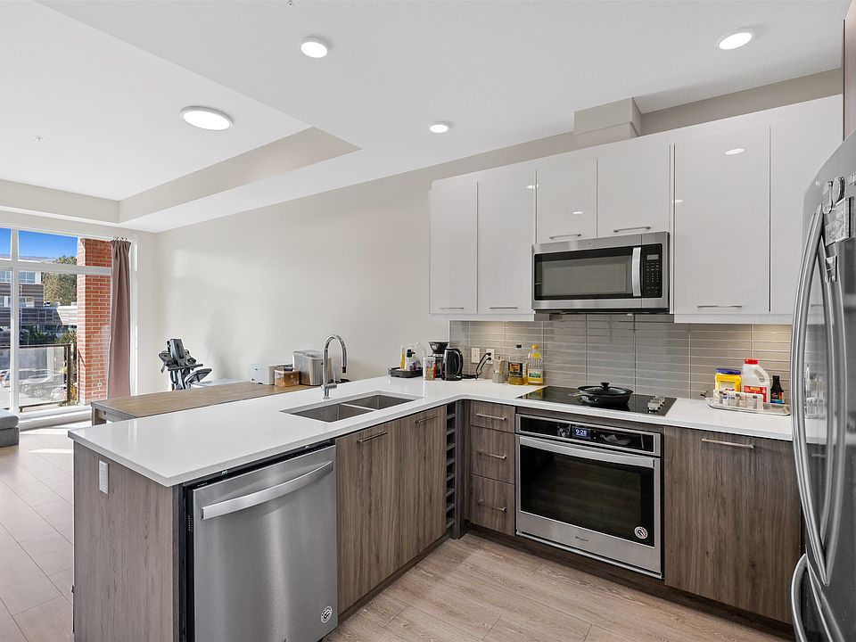 1st image of 885 University Dr #308