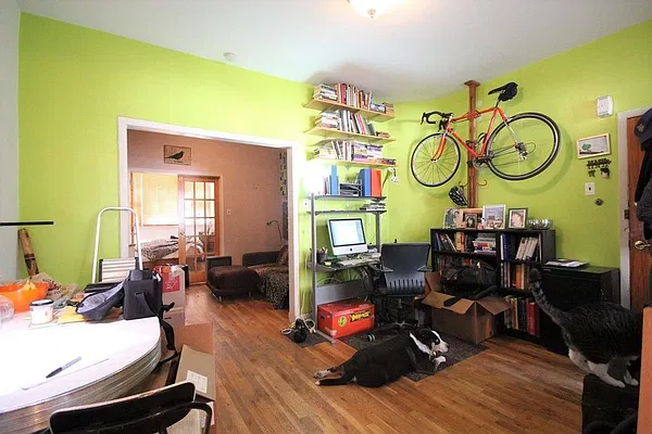 Rented by Bold New York | media 25