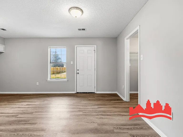 10372 Lafayette Dr — Photo 12
