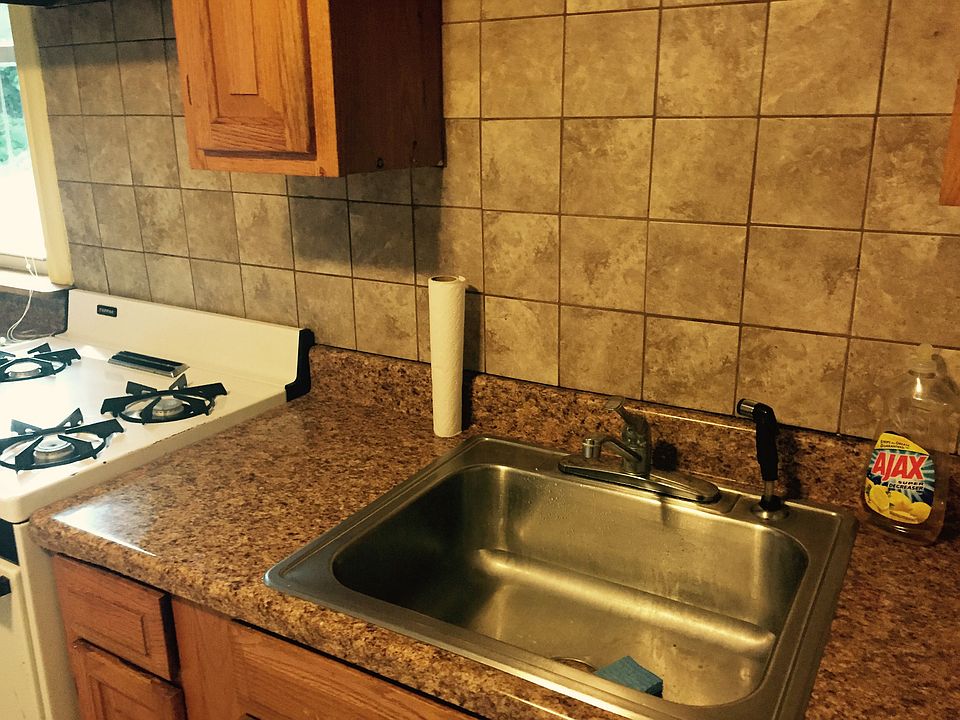 2nd image of 48 Hallet St