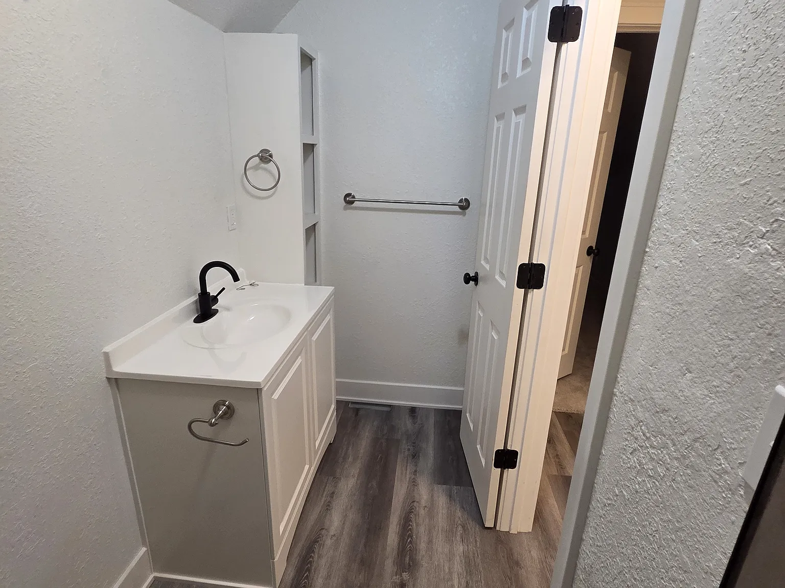 3 bed, 2.5 bath, 2000 sqft, $1,700 — Photo 4