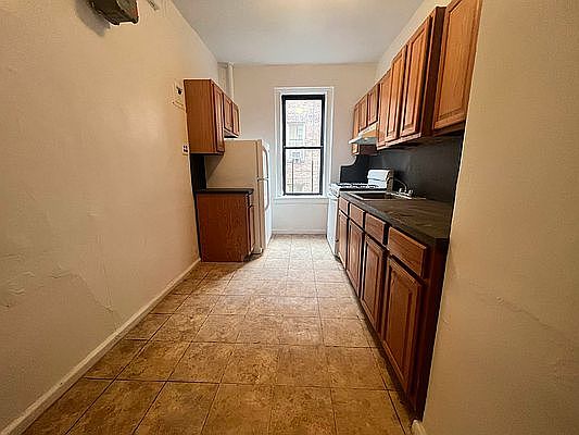 1st image of 21 Cumming St #3M
